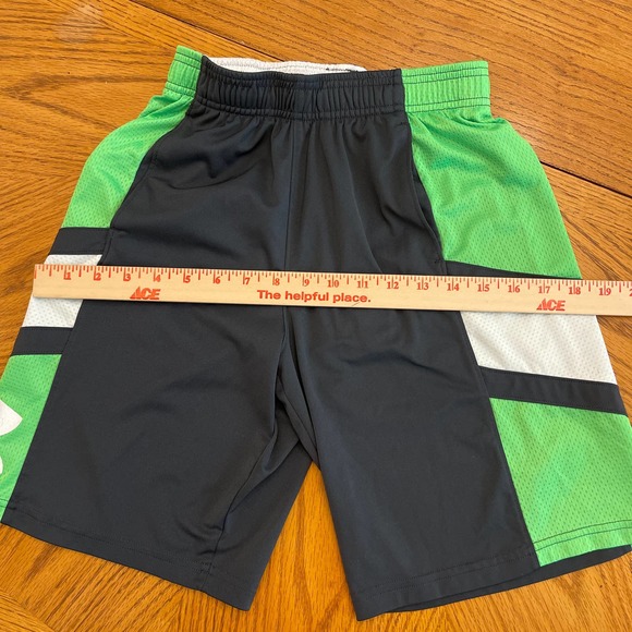 Under Armour Athletic Shorts Youth Sz YM pre-owned - Picture 7 of 8